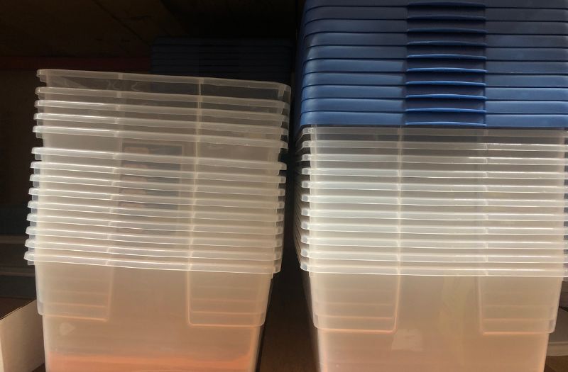 clear plastic containers